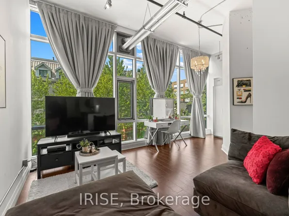 477 Richmond St W Unit 305, Toronto, ON M5V 3E7