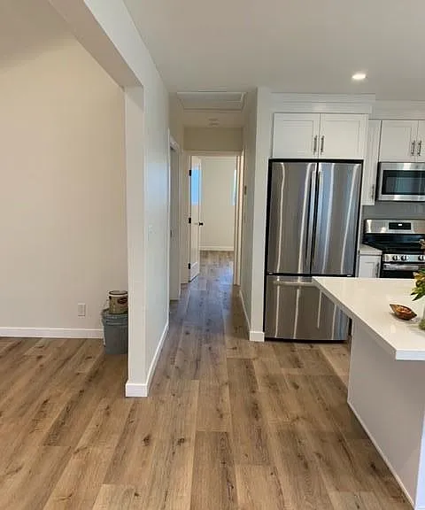 Looking down hallway towards bedrooms.