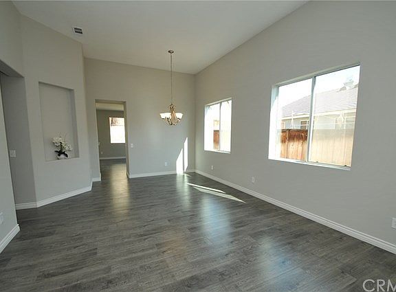 3rd image of 15400 Avenida De Portugal