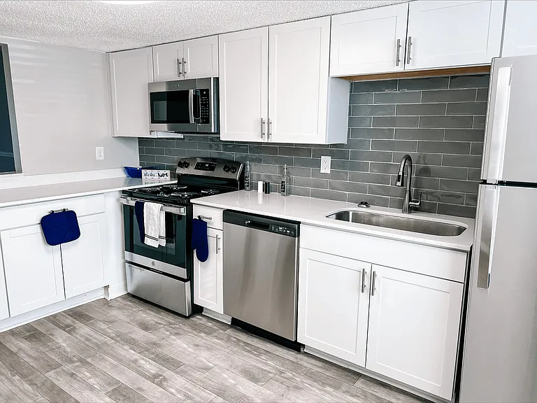 218 Olympia Dr — Photo 7