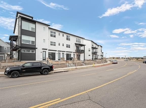 2nd image of 2096 Alcott Way