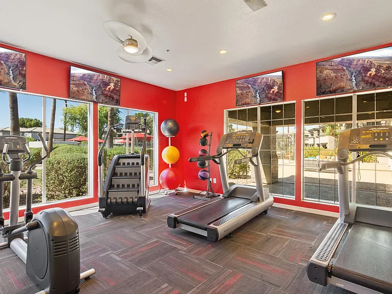Luxe at Ocotillo — Photo 27