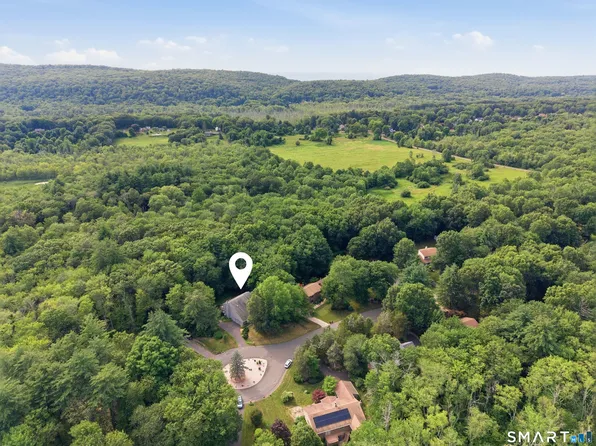 23 Walts Hill, Bloomfield, CT 06002