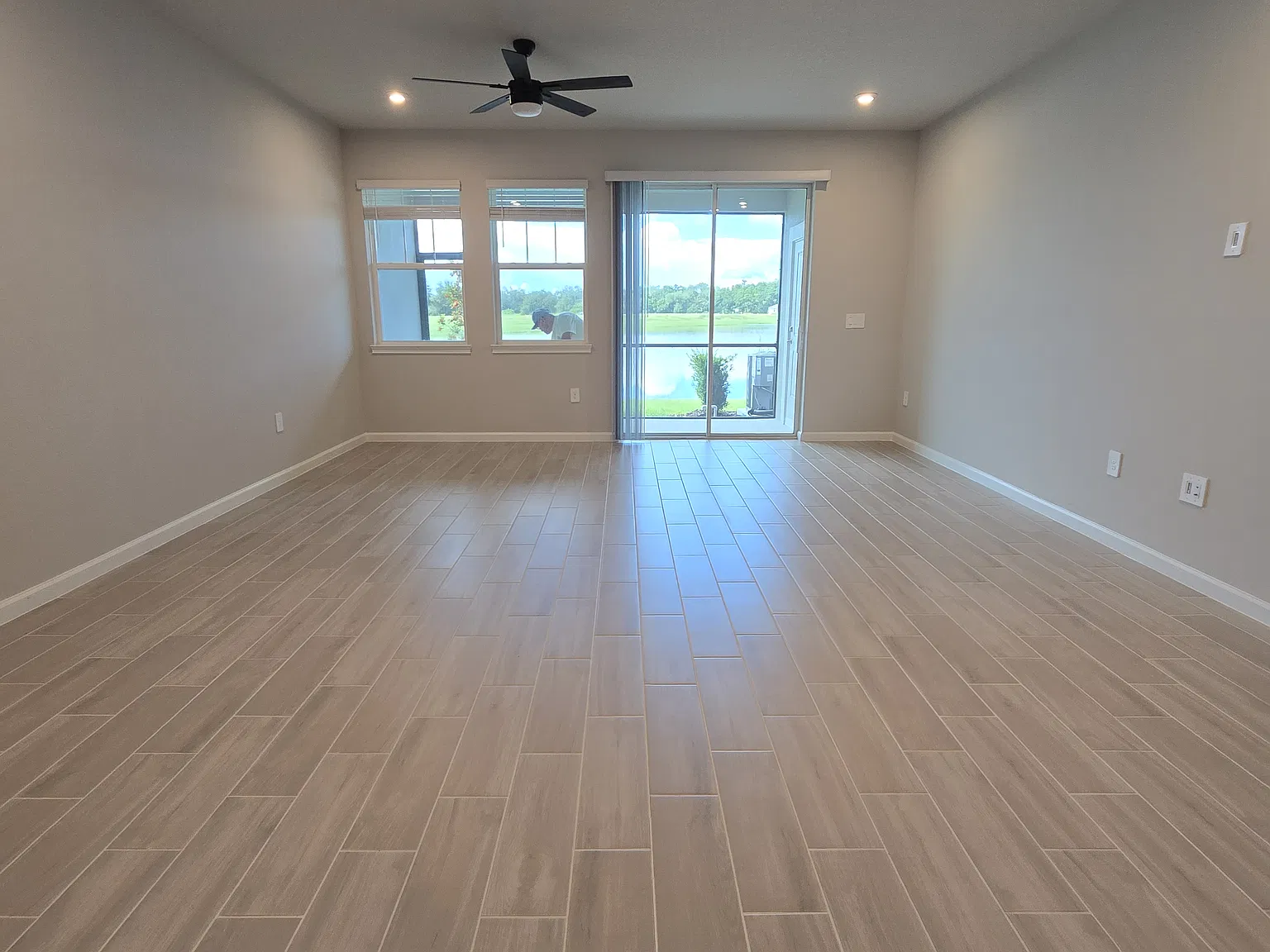 3 bed, 2.5 bath, 1691 sqft, $2,295 — Photo 4