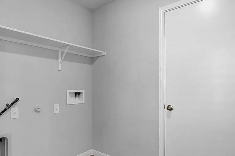 211 Hamilton Pool Ln — Photo 6