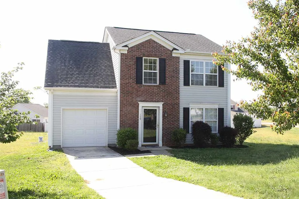 3 bed, 2.5 bath, 1342 sqft, $1,725 — Photo 1