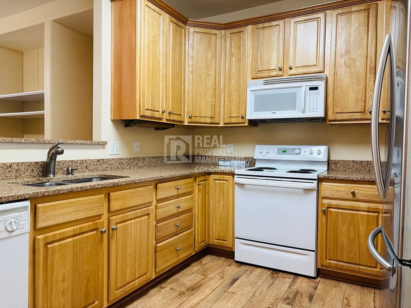 Beautiful 2-Bedroom, 2-Bath Condo in Lakewood's Bear Creek Area — Photo 2