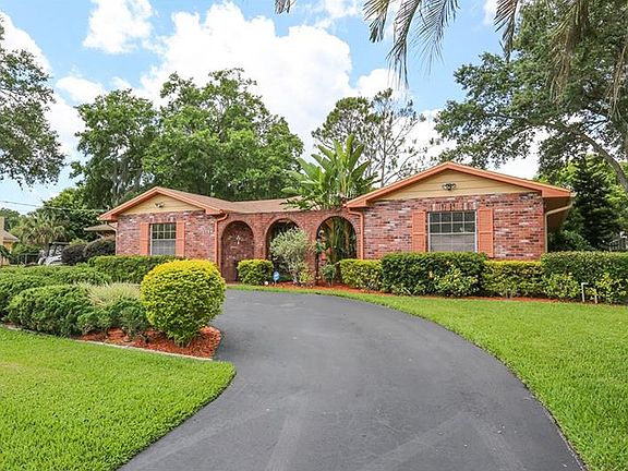 3rd image of 1704 Sunnyhills Dr