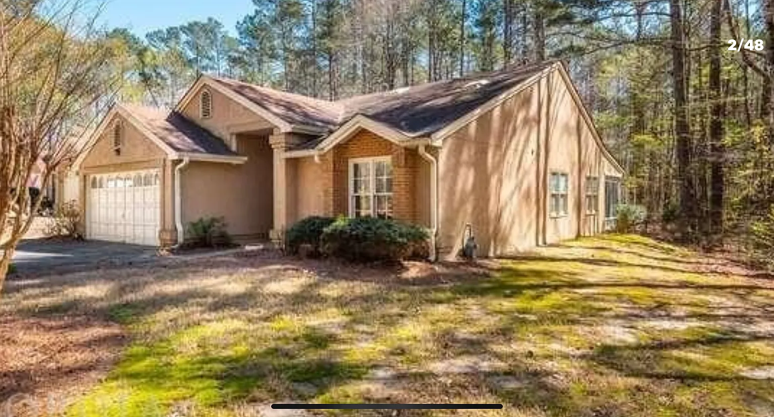 Quiet 2 Bedroom 2 Bath with 2 Car Garage in 62+ Community — Photo 1