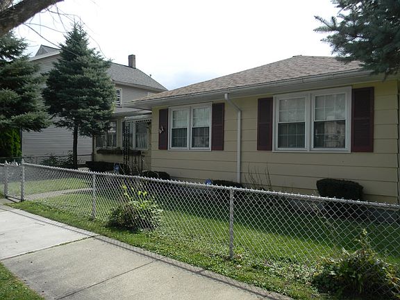 2nd image of 700 Jay St