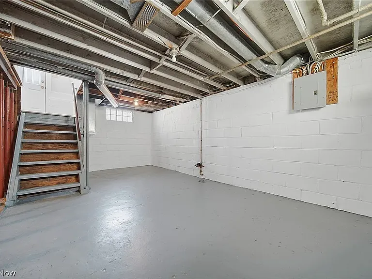 2613 Crown Pl NW — Photo 17