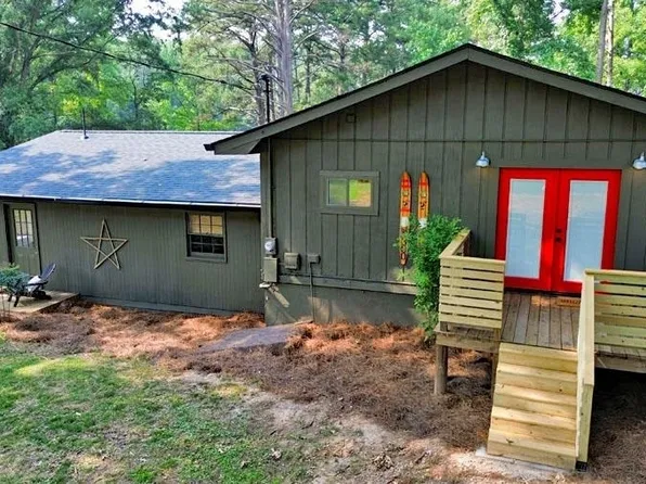 300 Greenpeace Way, Martin, GA 30557