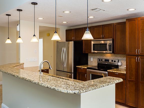 3rd image of 502 Osprey Ln