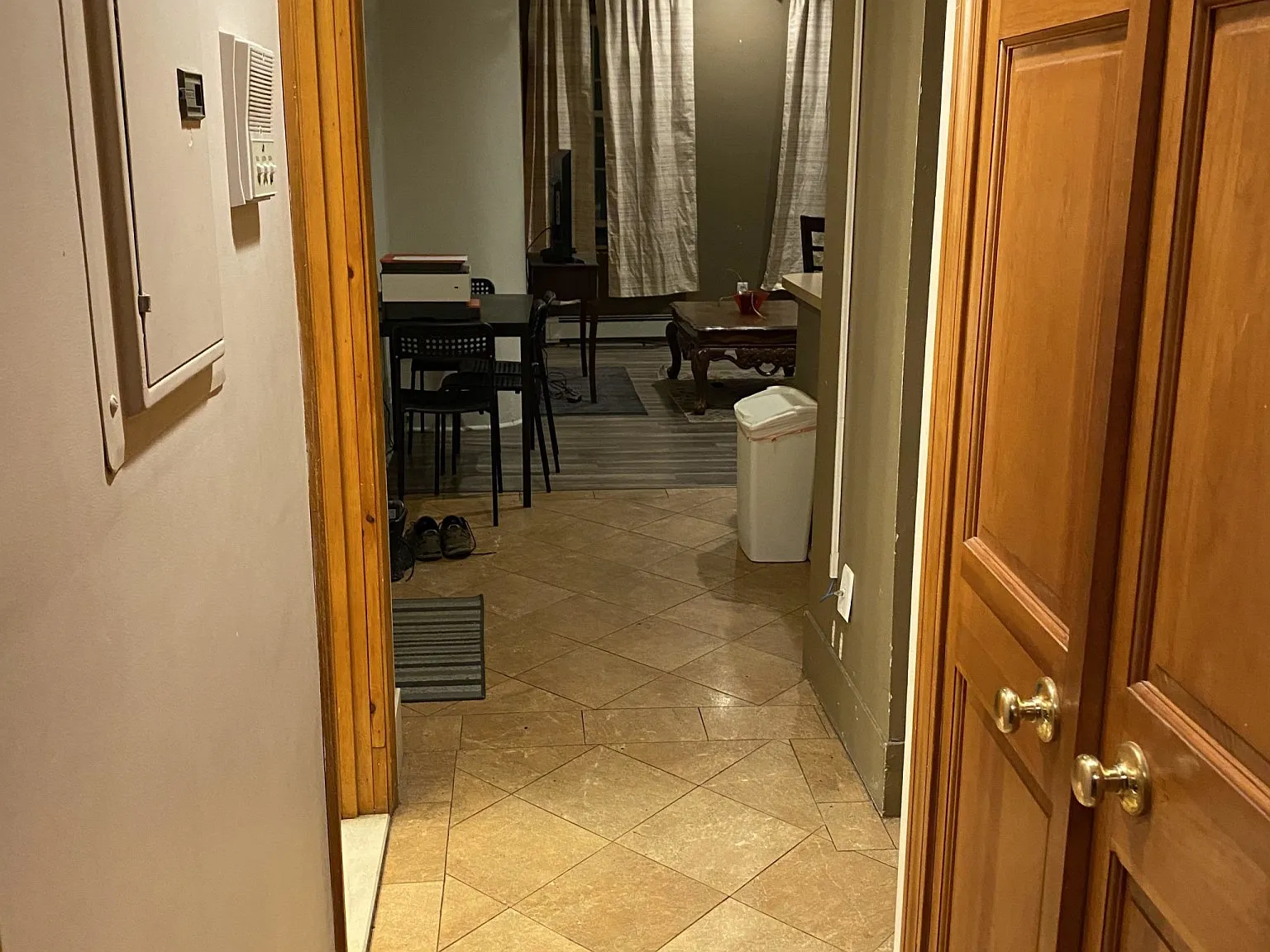3 bed, 1000 sqft, $3,900 — Photo 2