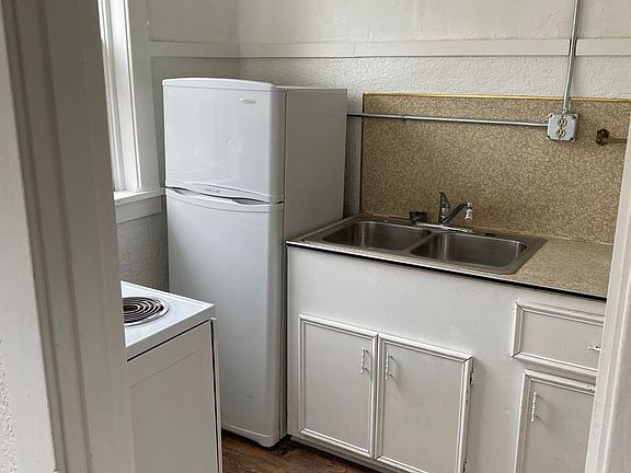 5th image of 580 W Clark St #B5