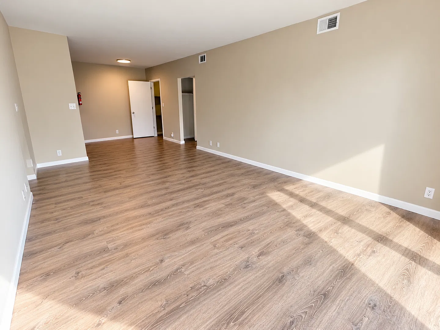 Cute Southside 1BD Apartment — Photo 4