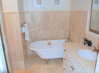 3935 Tree Top Dr, Fort Lauderdale, FL 33332