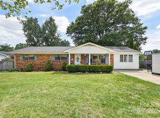 2513 Fairgreen Dr, Gastonia, NC 28056