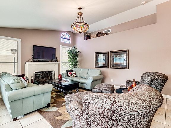 5th image of 3001 N Meadow Ln
