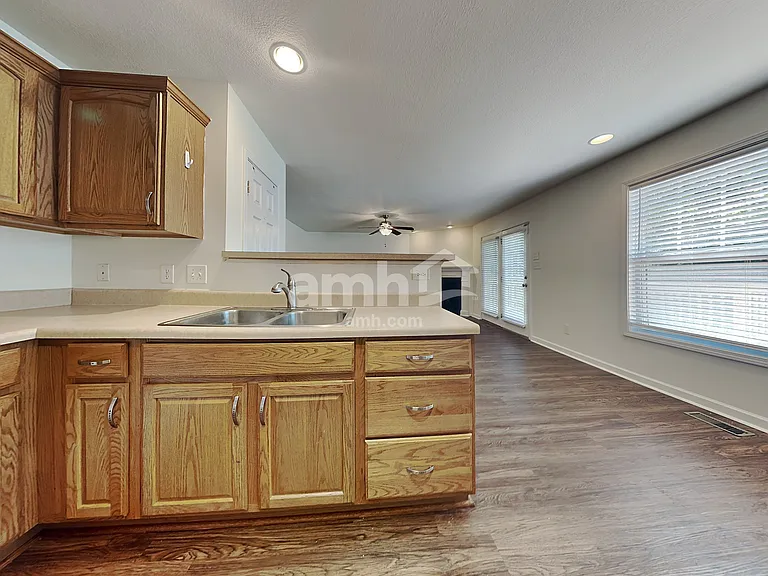 2907 Porchswing Rd — Photo 4