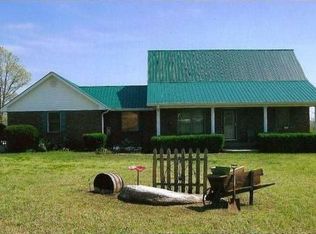 996 S Buchanan Rd, Waverly, TN 37185