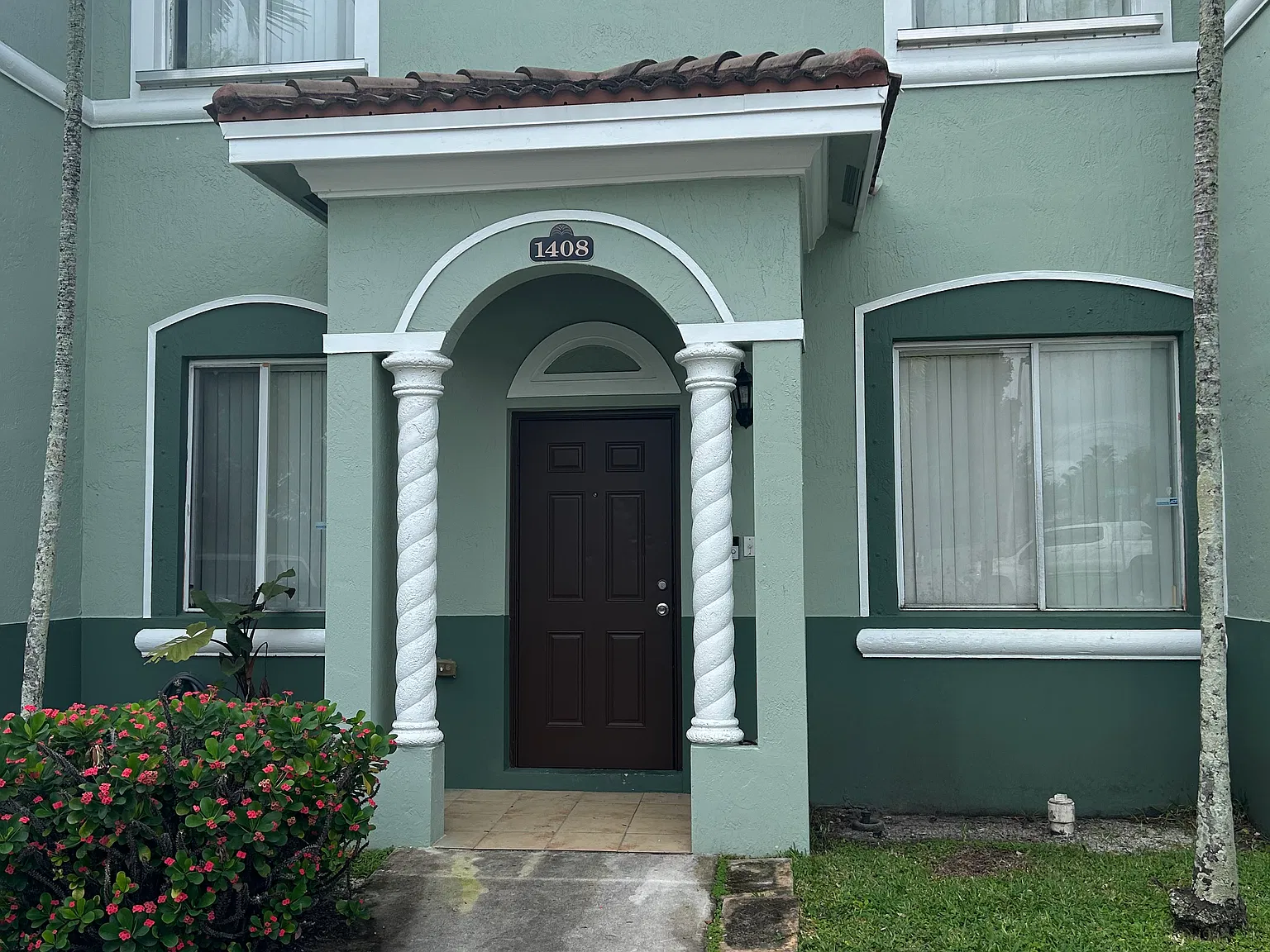 1408 SE 26th Ct — Photo 1