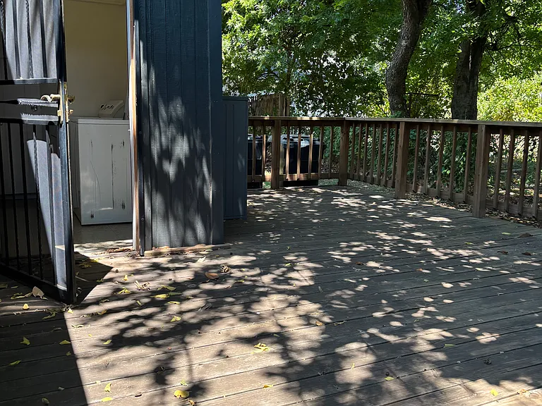 1208 N Ross Ave #A — Photo 20