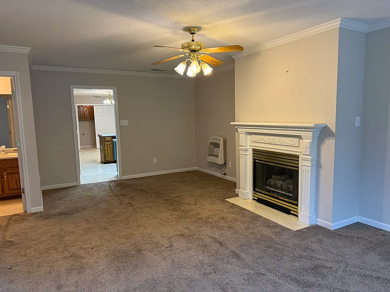 309 Clark St SW #1 — Photo 3