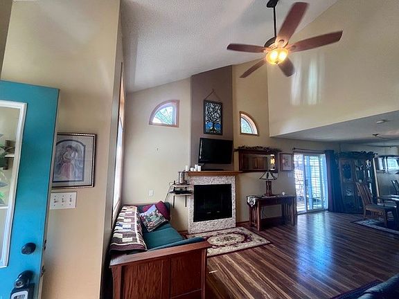 3rd image of 1020 68th St Unit 4