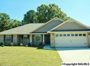 688 Piney Woods Rd, Owens Cross Roads, AL 35763