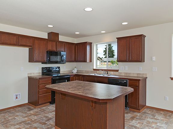 4th image of 20429 5th Avenue Ct E