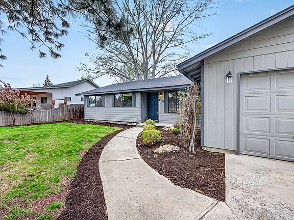5th image of 2747 SW 23rd St
