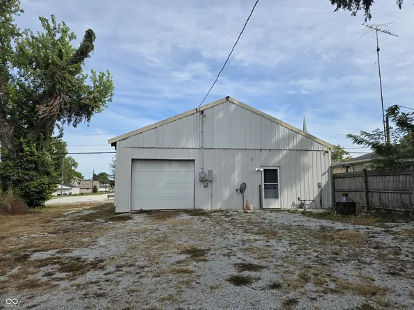 109 E Grant St, Waldron, IN 46182