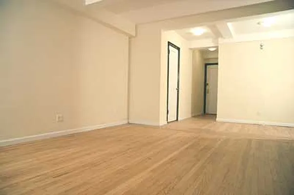 Rented by Buchbinder & Warren | media 2