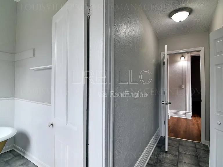 607 E Saint Catherine St #2 — Photo 15