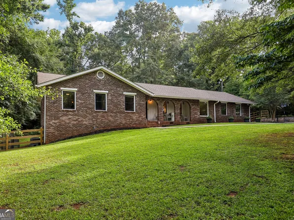 497 Crabapple Ln, Peachtree City, GA 30269