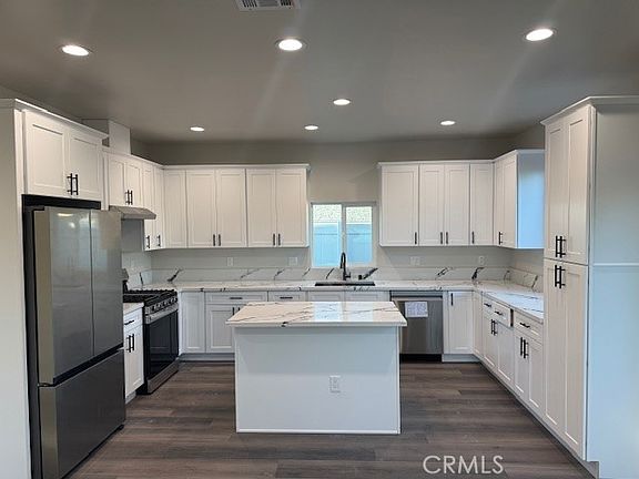 3rd image of 4608 Beaumont St