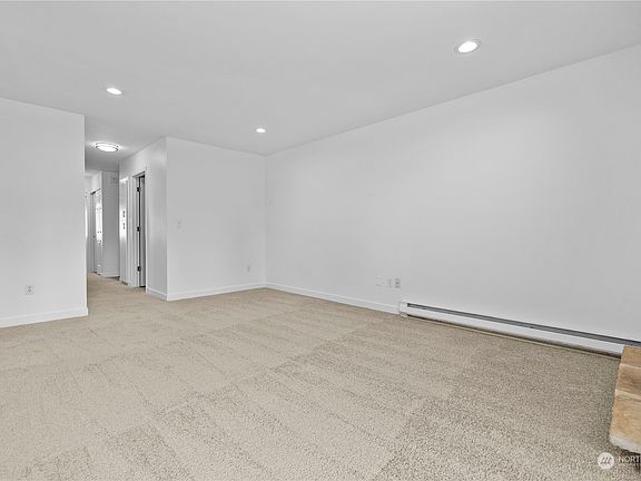 4th image of 12423 NE 131st Ct #E-201