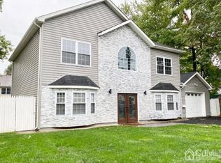 10 Idlewild Rd, Edison, NJ 08817