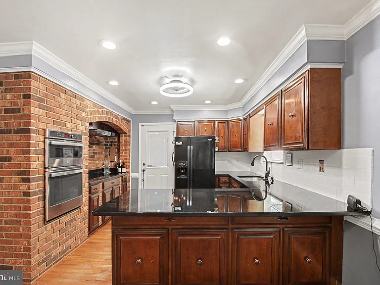 2029 Farragut Dr — Photo 4