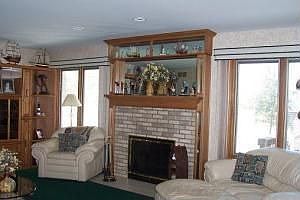 Family Room has Natural Fplc