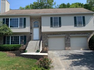 1649 Melrose Dr, Hummelstown, PA 17036