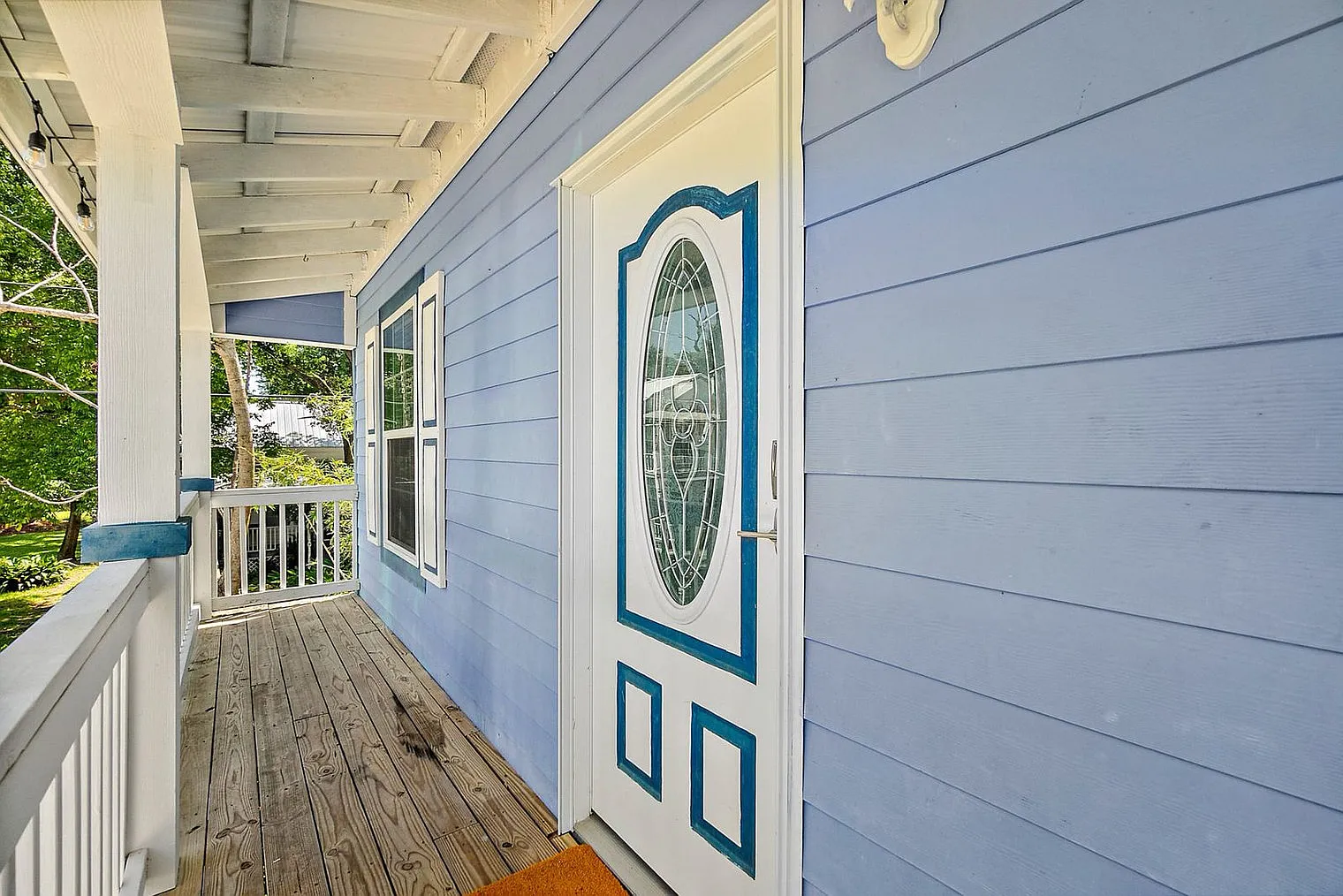 1 bed, 1.0 bath, 592 sqft, $6,072 — Photo 2