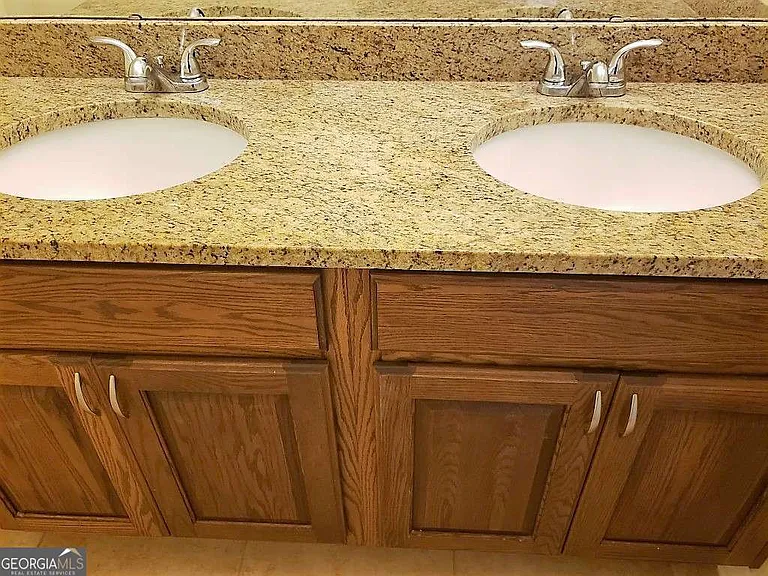 110 Cedar Circle Dr — Photo 16