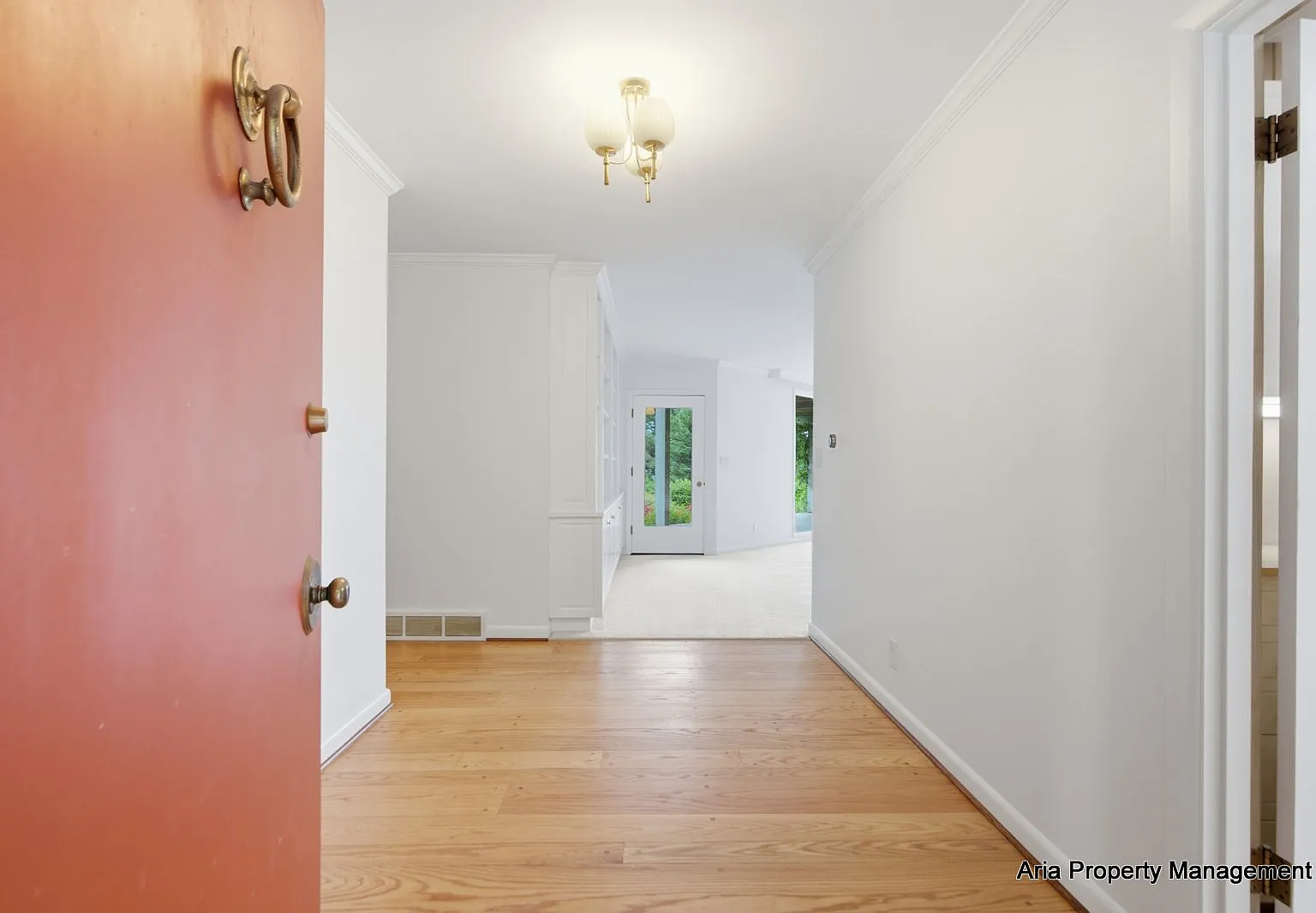 4 bed, 3.5 bath, 4800 sqft, $7,000 — Photo 3