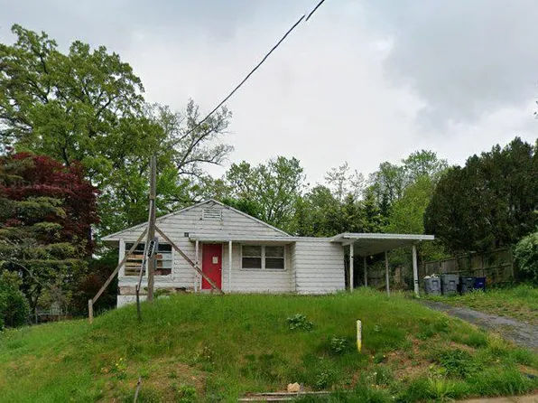 3013 Graham Rd, Falls Church, VA 22042
