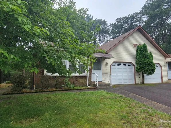 16 Ivy Ct A, Whiting, NJ 08759