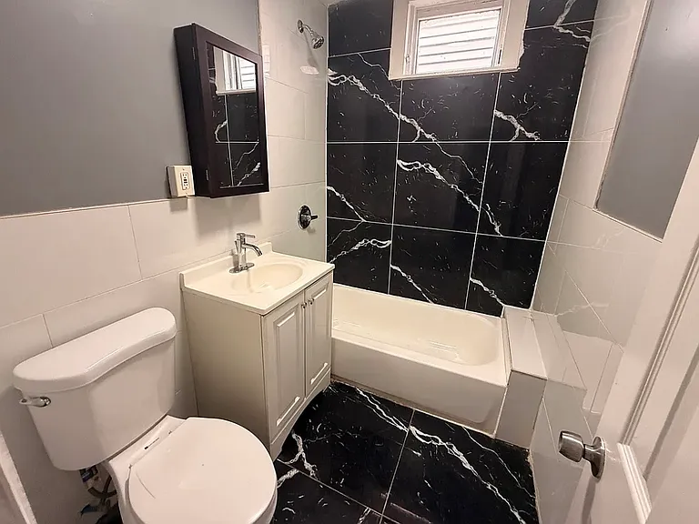 113 Armstrong Ave #1B — Photo 5