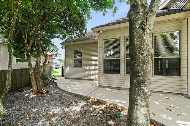 332 Autumn Creek Dr — Photo 17