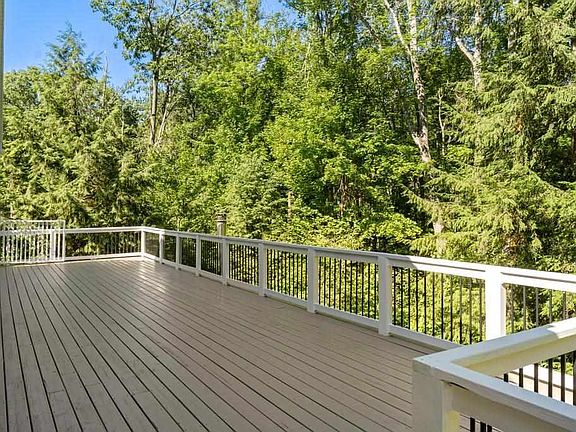 3rd image of 5822 Resort Pike